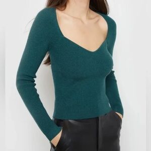 NWOT OAK+FORT Sweetheart Neckline Top W/ Straps